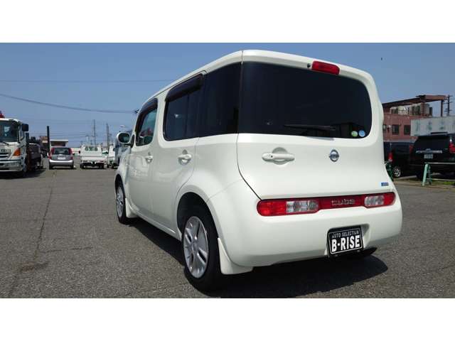 2010 Nissan Cube – thumbnail 3
