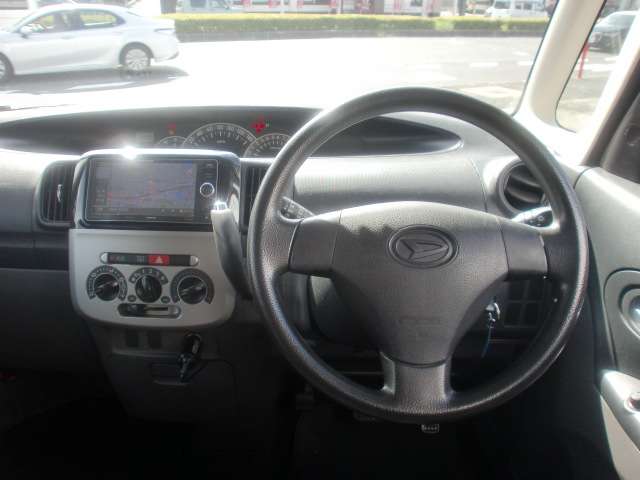 2009 Daihatsu Tanto – thumbnail 3