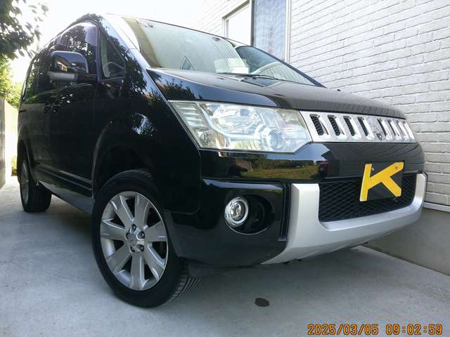 2010 Mitsubishi Delica D:5 – thumbnail 2