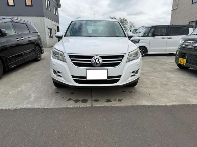 2010 Volkswagen Tiguan – thumbnail 2