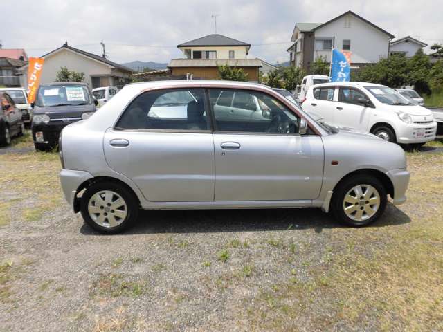 2001 Daihatsu Opti – thumbnail 4