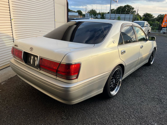 2002 Toyota Crown Royal – thumbnail 2