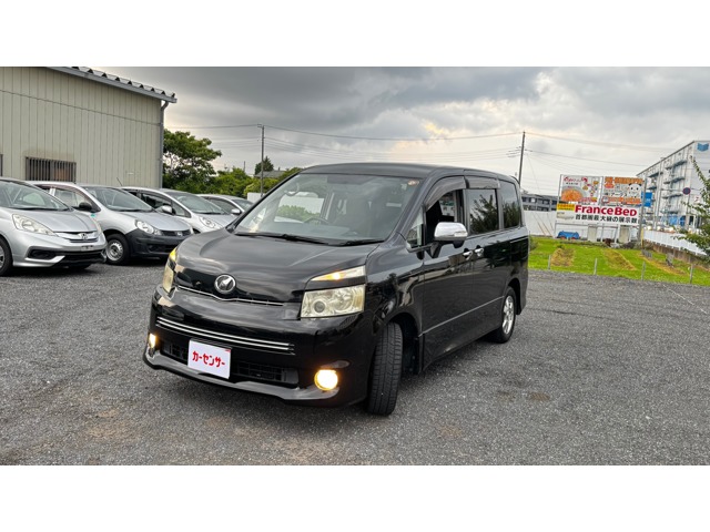 2010 Toyota Voxy – thumbnail 2