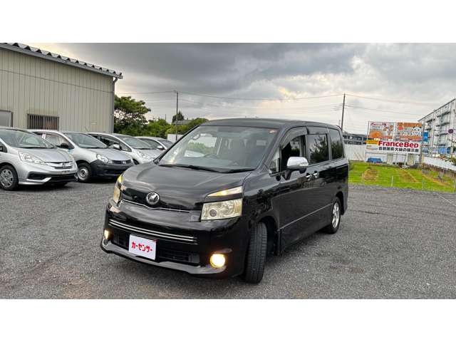 2010 Toyota Voxy – thumbnail 3