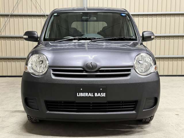 2010 Toyota Sienta – thumbnail 3