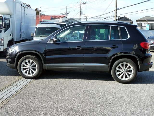 2011 Volkswagen Tiguan – thumbnail 4