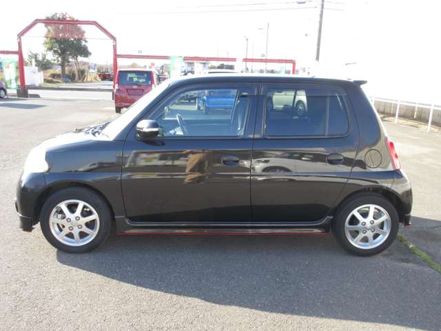 2010 Daihatsu Esse – thumbnail 4