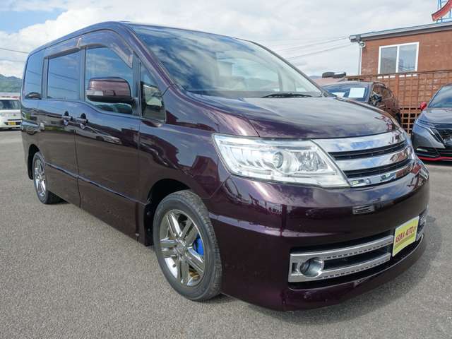 2010 Nissan Serena – thumbnail 3