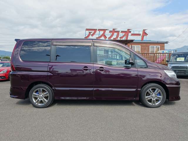 2010 Nissan Serena – thumbnail 4