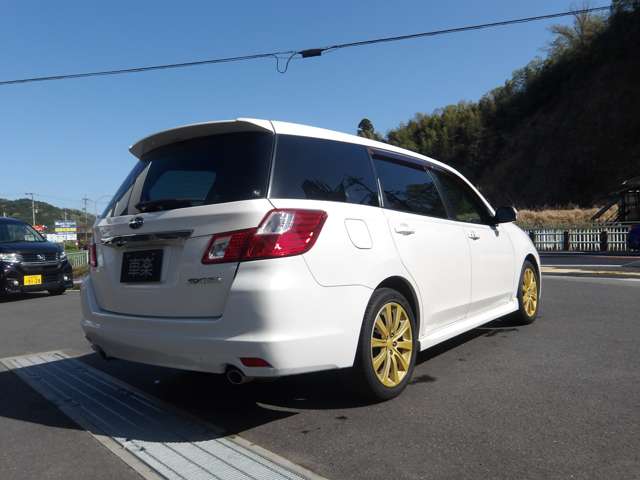 2010 Subaru Exiga – thumbnail 4