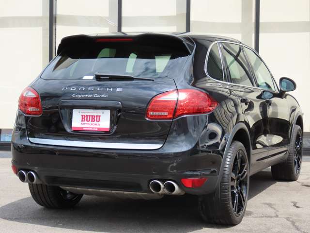 2011 Porsche Cayenne – thumbnail 3
