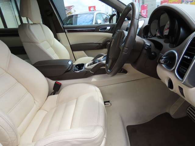 2011 Porsche Cayenne – thumbnail 4