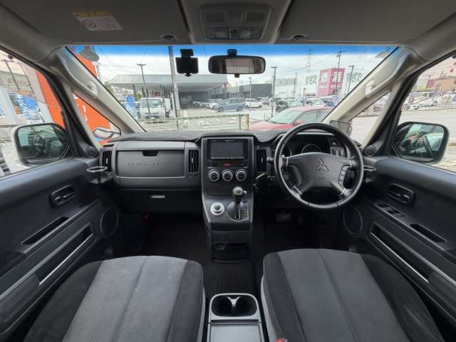 2010 Mitsubishi Delica D:5 – thumbnail 3