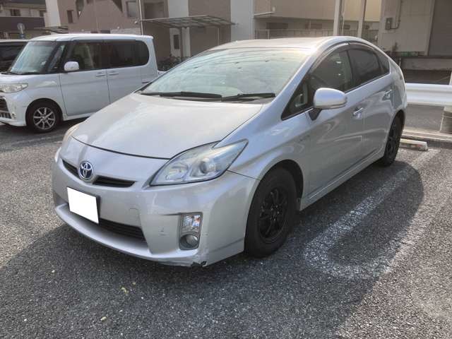 2010 Toyota Prius – thumbnail 2