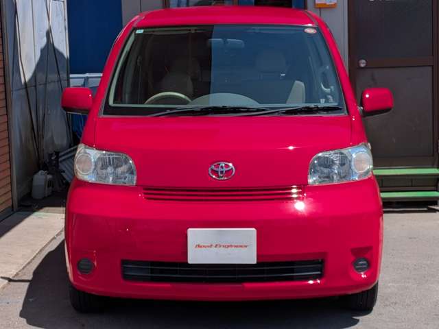 2010 Toyota Porte – thumbnail 2