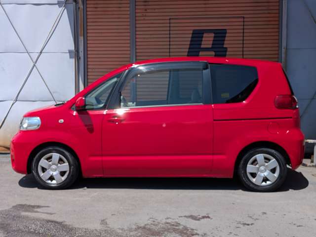 2010 Toyota Porte – thumbnail 3