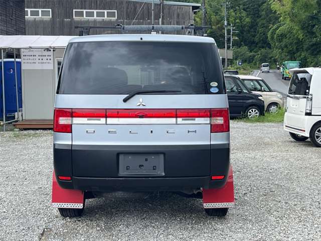 2010 Mitsubishi Delica D:5 – thumbnail 3