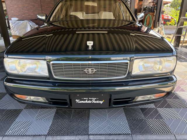 1994 Nissan Gloria – thumbnail 4