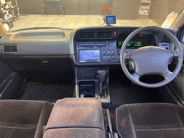 1995 Toyota Hiace – thumbnail 3