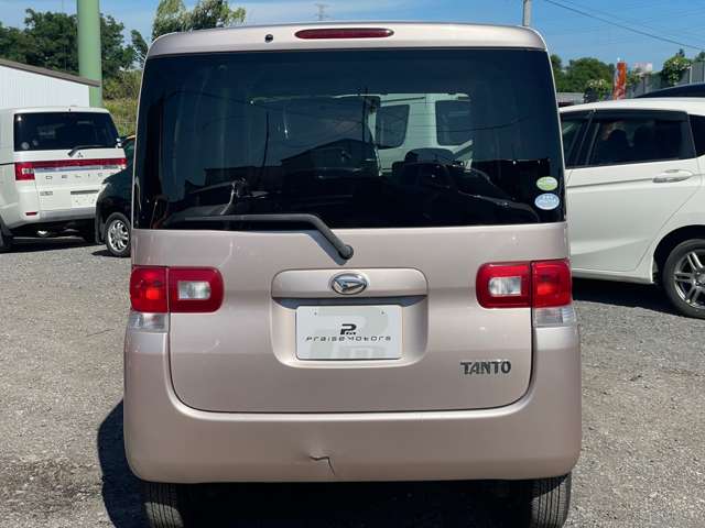 2010 Daihatsu Tanto – thumbnail 4