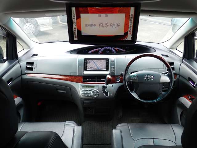 2010 Toyota Estima – thumbnail 2