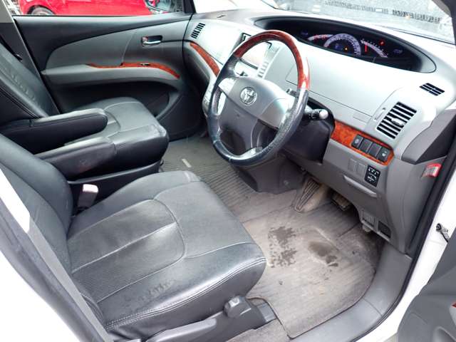 2010 Toyota Estima – thumbnail 3