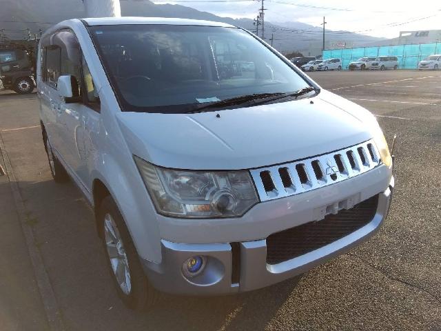 2007 Mitsubishi Delica D:5 – thumbnail 4