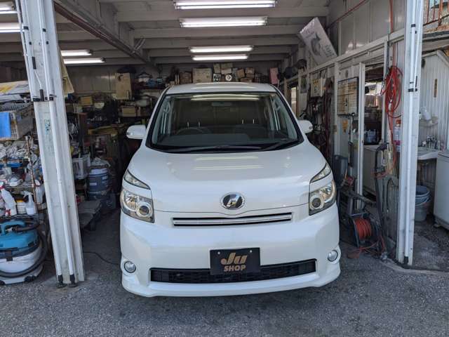 2007 Toyota Voxy – thumbnail 2