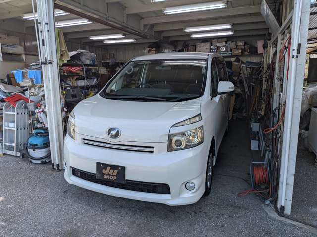 2007 Toyota Voxy – thumbnail 3
