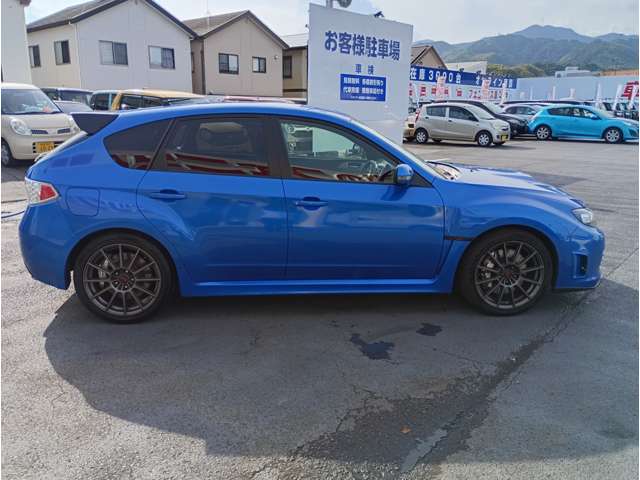 2010 Subaru Impreza Hatchback STI – thumbnail 4