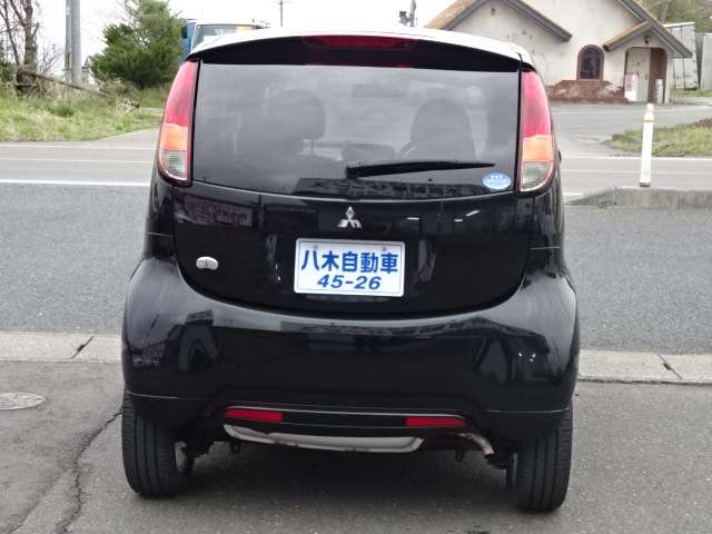 2010 Mitsubishi i – thumbnail 3