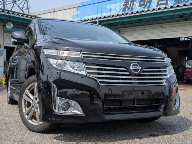 2010 Nissan Elgrand – thumbnail 2
