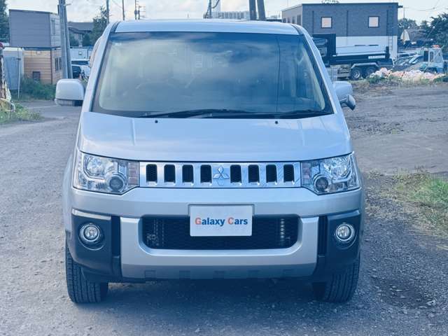 2010 Mitsubishi Delica D:5 – thumbnail 2