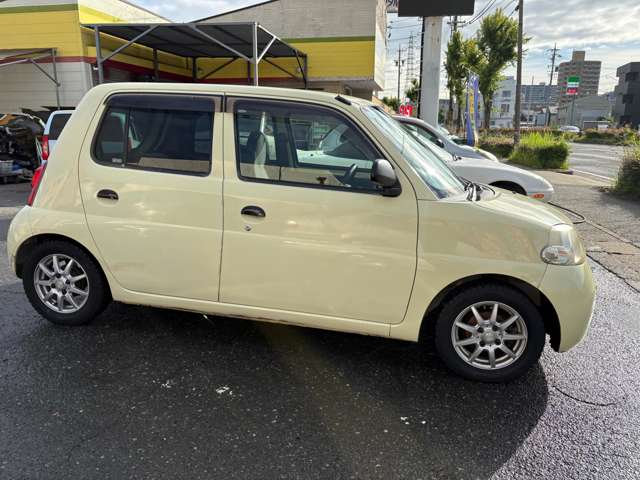 2010 Daihatsu Esse – thumbnail 4