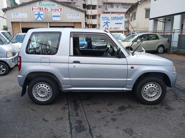 2010 Mitsubishi Pajero Mini – thumbnail 4