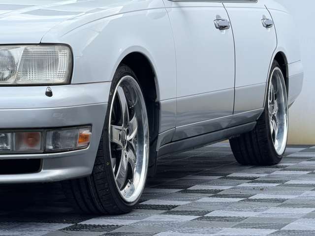 1997 Nissan Cedric – thumbnail 4