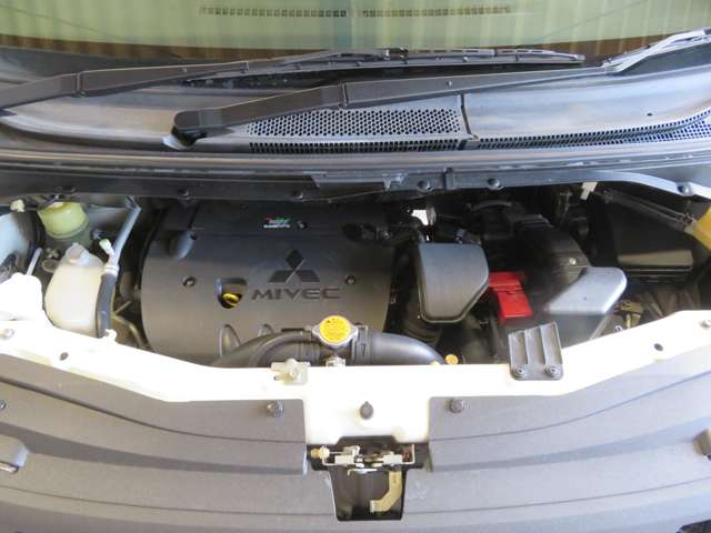 2010 Mitsubishi Delica D:5 – thumbnail 4