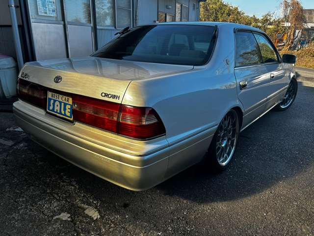 1997 Toyota Crown – thumbnail 4