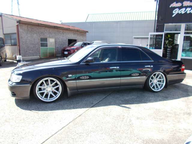 1998 Nissan Cima – thumbnail 2
