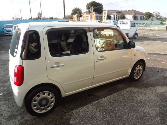 2010 Daihatsu Mira Cocoa – thumbnail 4