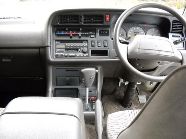 1993 Toyota Hiace – thumbnail 3