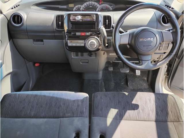 2010 Daihatsu Tanto – thumbnail 4