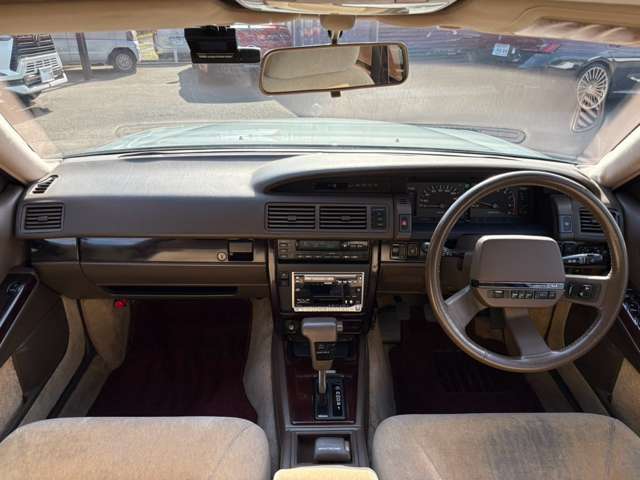 1990 Nissan Cima – thumbnail 3