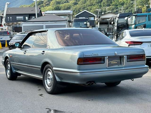 1990 Nissan Cima – thumbnail 4
