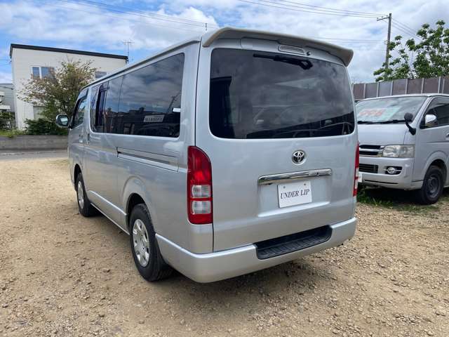 2006 Toyota Hiace – thumbnail 4