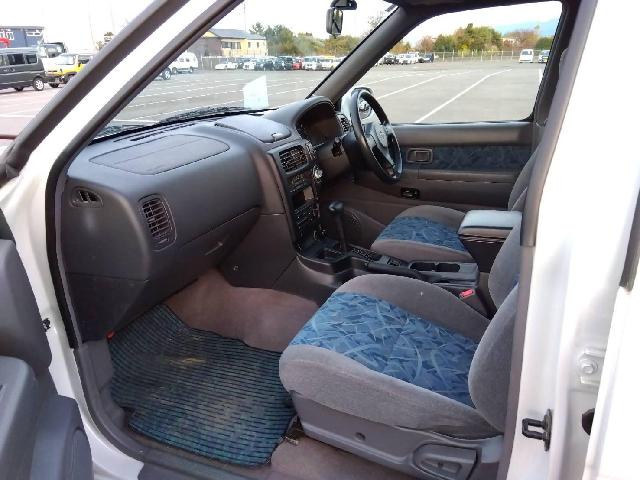 2000 Nissan Terrano – thumbnail 3