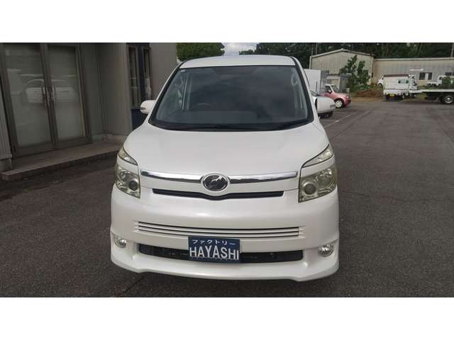 2008 Toyota Voxy – thumbnail 2
