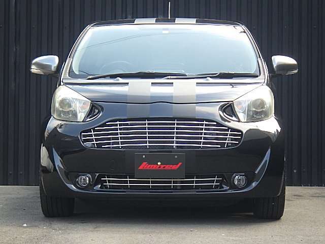 2010 Toyota iQ – thumbnail 3