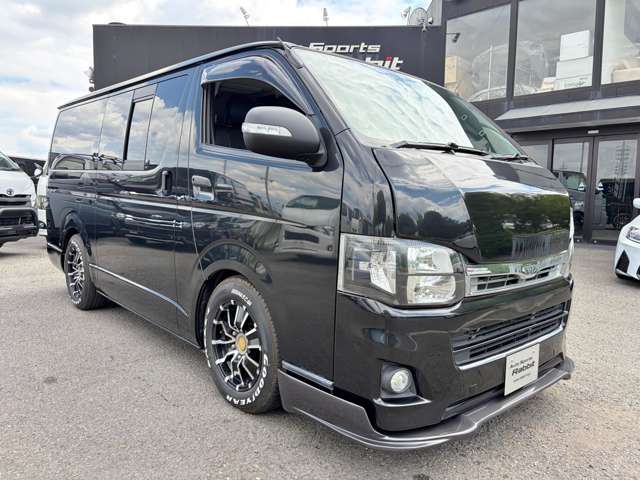 2010 Toyota Hiace – thumbnail 4