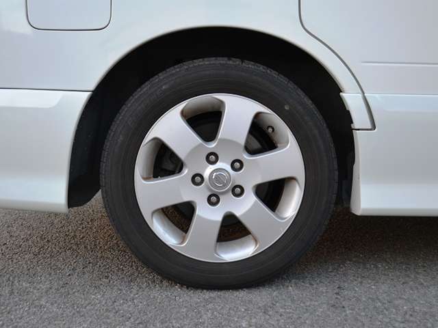 2010 Nissan Serena – thumbnail 3